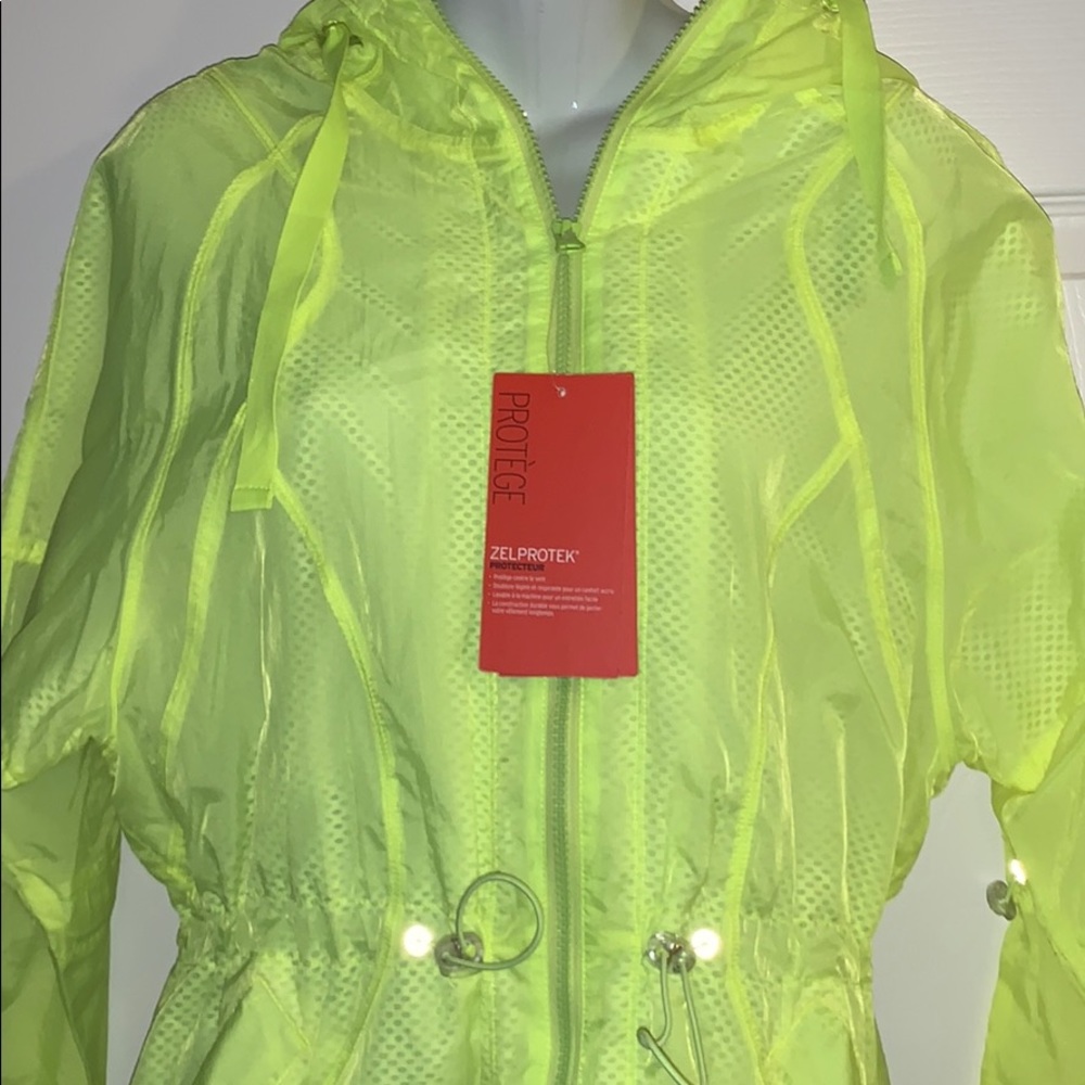 Zella 💛 jacket - Picture 2 of 3